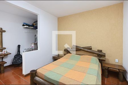 Quarto 1 de casa à venda com 4 quartos, 173m² em Sagrada Família, Belo Horizonte