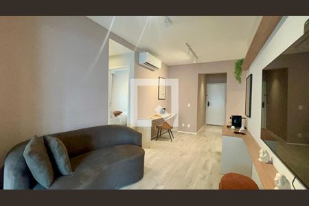 Sala de apartamento para alugar com 2 quartos, 74m² em Pinheiros, São Paulo