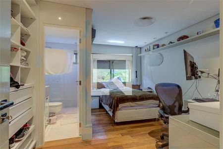 Casa à venda com 5 quartos, 450m² em Jardim dos Estados, São Paulo