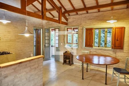 Casa à venda com 10 quartos, 600m² em Jardim Cordeiro, São Paulo