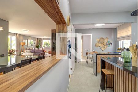 Casa à venda com 4 quartos, 587m² em Jardim Cordeiro, São Paulo