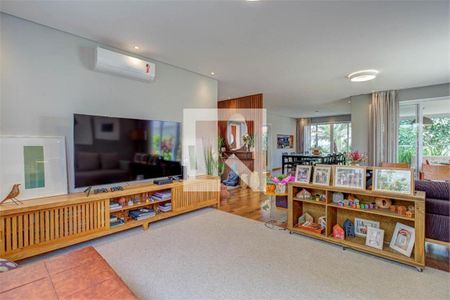 Casa à venda com 4 quartos, 587m² em Jardim Cordeiro, São Paulo