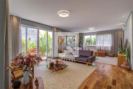 Casa à venda com 4 quartos, 587m² em Jardim Cordeiro, São Paulo