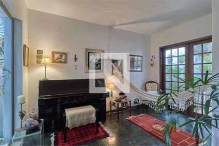 Casa à venda com 4 quartos, 273m² em Granja Julieta, São Paulo