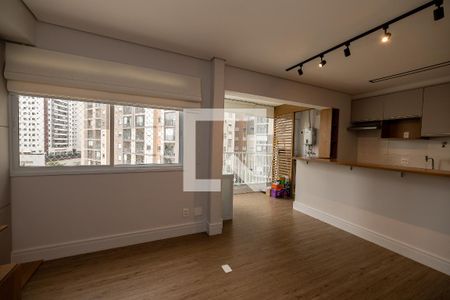 Sala_cozinha de apartamento para alugar com 1 quarto, 53m² em Alphaville Empresarial, Barueri