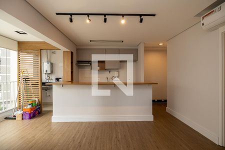 Sala_cozinha de apartamento para alugar com 1 quarto, 53m² em Alphaville Empresarial, Barueri