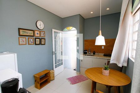 Casa à venda com 6 quartos, 203m² em Carlos Prates, Belo Horizonte