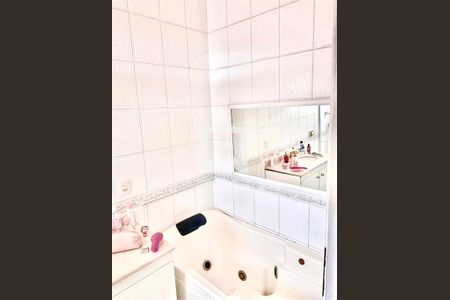 Casa à venda com 6 quartos, 300m² em Parque Assuncao, Taboão da Serra