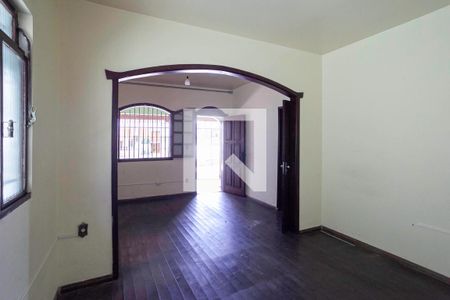 Sala de casa para alugar com 4 quartos, 210m² em Ressaca, Contagem