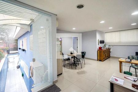 Casa à venda com 3 quartos, 350m² em Vila Carrão, São Paulo