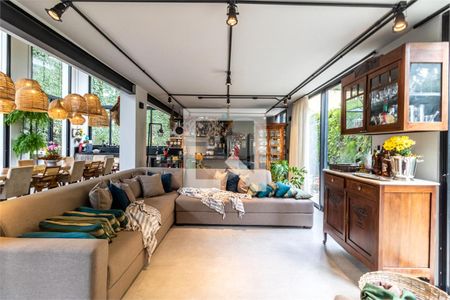 Casa à venda com 4 quartos, 390m² em Jardim Morumbi, São Paulo