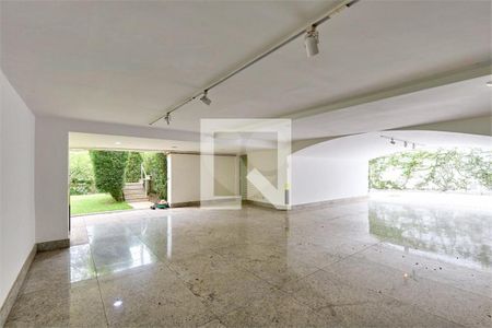 Casa à venda com 4 quartos, 400m² em Jardim Cordeiro, São Paulo