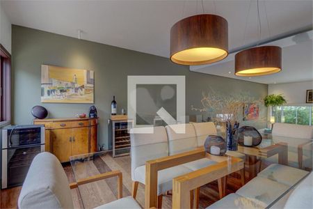 Casa à venda com 4 quartos, 321m² em Santo Amaro, São Paulo