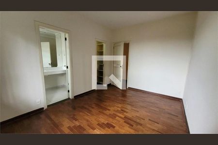 Casa à venda com 3 quartos, 320m² em Santo Amaro, São Paulo