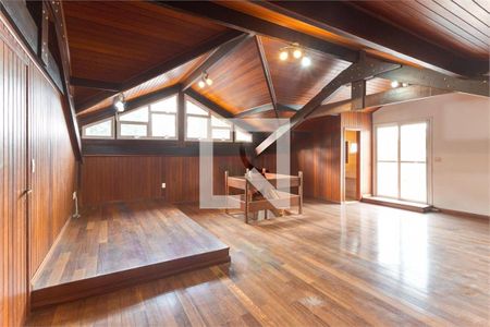 Casa à venda com 4 quartos, 330m² em Santo Amaro, São Paulo