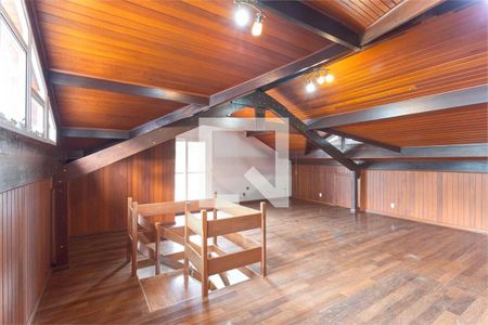 Casa à venda com 4 quartos, 330m² em Santo Amaro, São Paulo