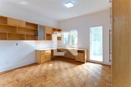 Casa à venda com 4 quartos, 330m² em Santo Amaro, São Paulo