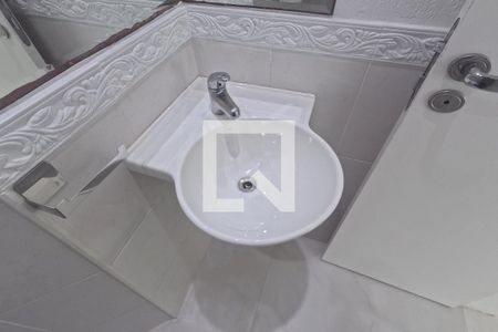 Lavabo de apartamento para alugar com 3 quartos, 200m² em Porto Ponta da Praia, Santos