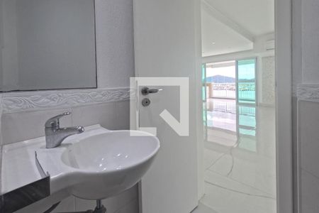 Lavabo de apartamento para alugar com 3 quartos, 200m² em Porto Ponta da Praia, Santos