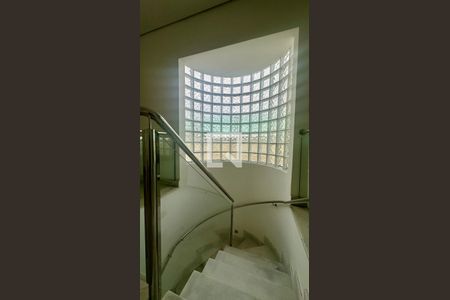 Escadas de apartamento à venda com 5 quartos, 242m² em Gutierrez, Belo Horizonte