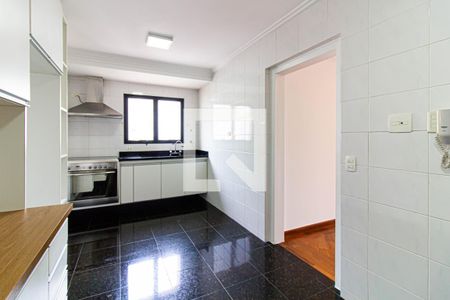 Cozinha de apartamento para alugar com 3 quartos, 126m² em Pompeia, São Paulo