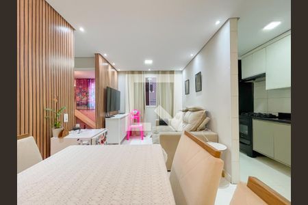 Sala de apartamento para alugar com 2 quartos, 40m² em Jardim Boa Vista (Zona Oeste), Osasco