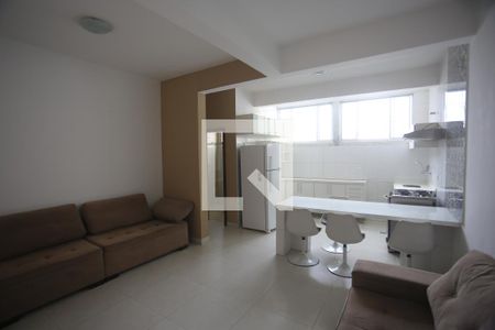 Sala de casa para alugar com 2 quartos, 70m² em Carlos Prates, Belo Horizonte