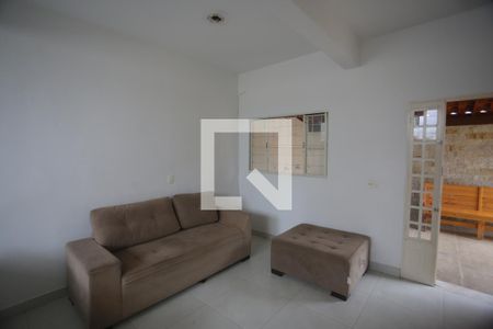 Sala de casa para alugar com 2 quartos, 70m² em Carlos Prates, Belo Horizonte