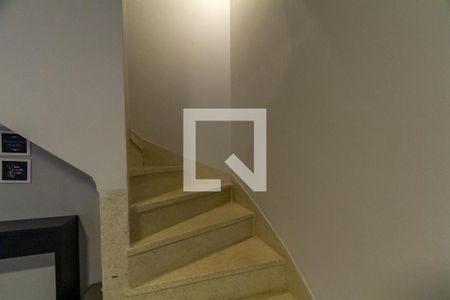 Escada de casa à venda com 3 quartos, 200m² em Parque Sao Diogo, São Bernardo do Campo