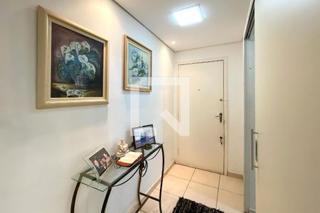 Hall de entrada de apartamento à venda com 3 quartos, 70m² em Santa Efigênia, Belo Horizonte