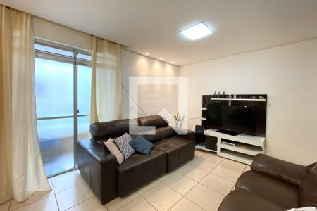 Sala de apartamento à venda com 3 quartos, 70m² em Santa Efigênia, Belo Horizonte