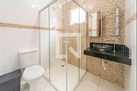 Banheiro  de casa para alugar com 2 quartos, 110m² em Parque das Nações, Santo André