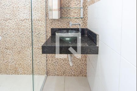 Banheiro  de casa para alugar com 2 quartos, 110m² em Parque das Nações, Santo André