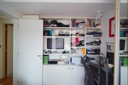 Quarto 1 de apartamento para alugar com 2 quartos, 72m² em Jardim Botânico, Porto Alegre