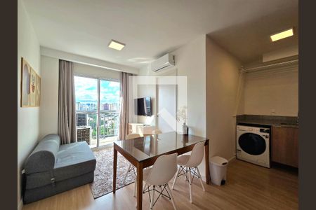 Sala de apartamento para alugar com 2 quartos, 36m² em Moema, São Paulo