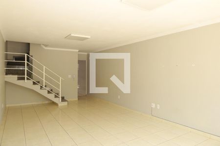 Sala de casa de condomínio à venda com 4 quartos, 104m² em Itaquera, São Paulo