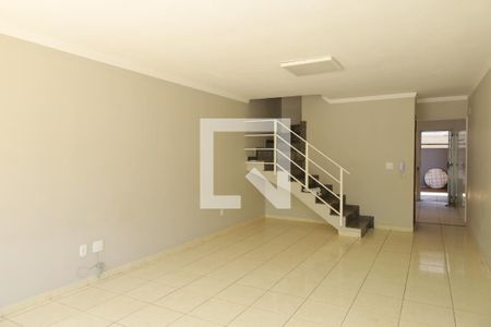 Sala de casa de condomínio à venda com 4 quartos, 104m² em Itaquera, São Paulo