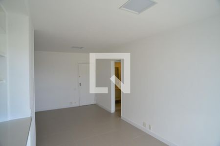 Sala de apartamento para alugar com 1 quarto, 70m² em Barra da Tijuca, Rio de Janeiro