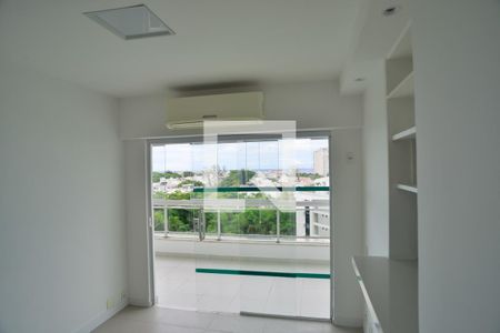 Sala de apartamento para alugar com 1 quarto, 70m² em Barra da Tijuca, Rio de Janeiro