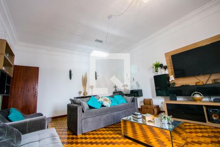 Sala de TV de casa à venda com 6 quartos, 382m² em Jardim Stella, Santo André