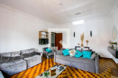 Sala de TV de casa à venda com 6 quartos, 382m² em Jardim Stella, Santo André