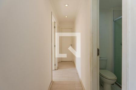 Corredor de apartamento para alugar com 3 quartos, 66m² em Parque Reboucas, São Paulo