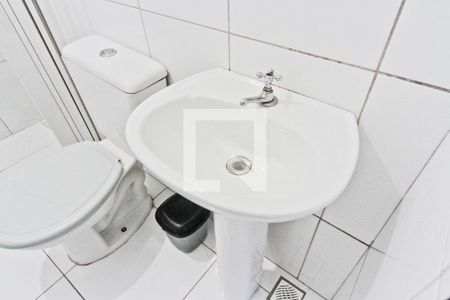 Banheiro de kitnet/studio para alugar com 1 quarto, 34m² em Vila Indiana, São Paulo