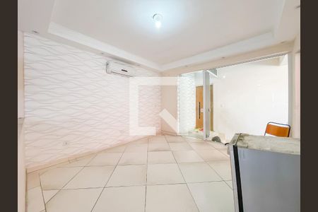 Sala de casa para alugar com 1 quarto, 200m² em Baronesa, Osasco