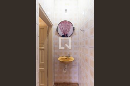 Banheiro de casa para alugar com 2 quartos, 70m² em Vila California, São Paulo