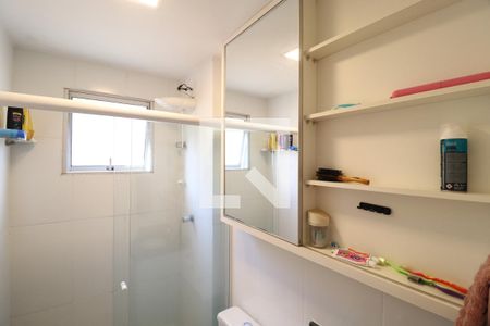 Banheiro Social de apartamento para alugar com 2 quartos, 44m² em Chácaras Tubalina E Quartel, Uberlândia