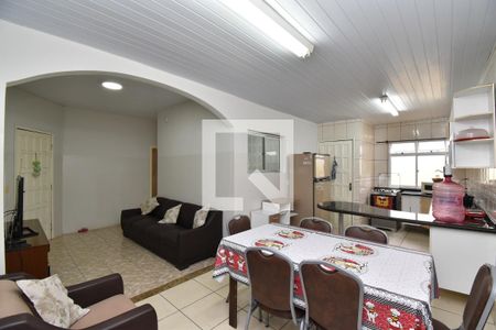Sala de casa para alugar com 4 quartos, 150m² em Santa Felicidade, Curitiba