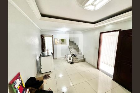 Sala de casa para alugar com 4 quartos, 200m² em Vila Nova Cachoeirinha, São Paulo