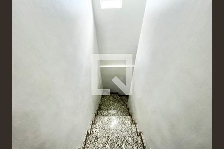 Escada de casa para alugar com 4 quartos, 200m² em Vila Nova Cachoeirinha, São Paulo