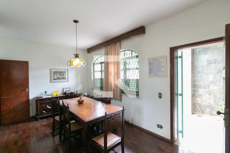 Casa à venda com 4 quartos, 260m² em Itapoã, Belo Horizonte